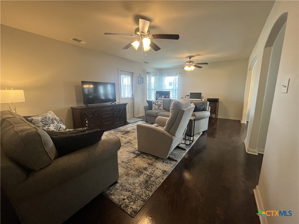 906 2nd Street Property Photo 9