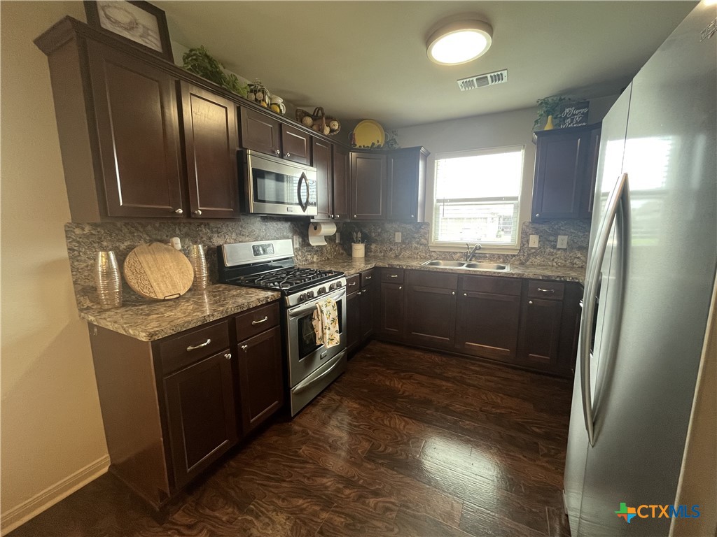 906 2nd Street Property Photo 11