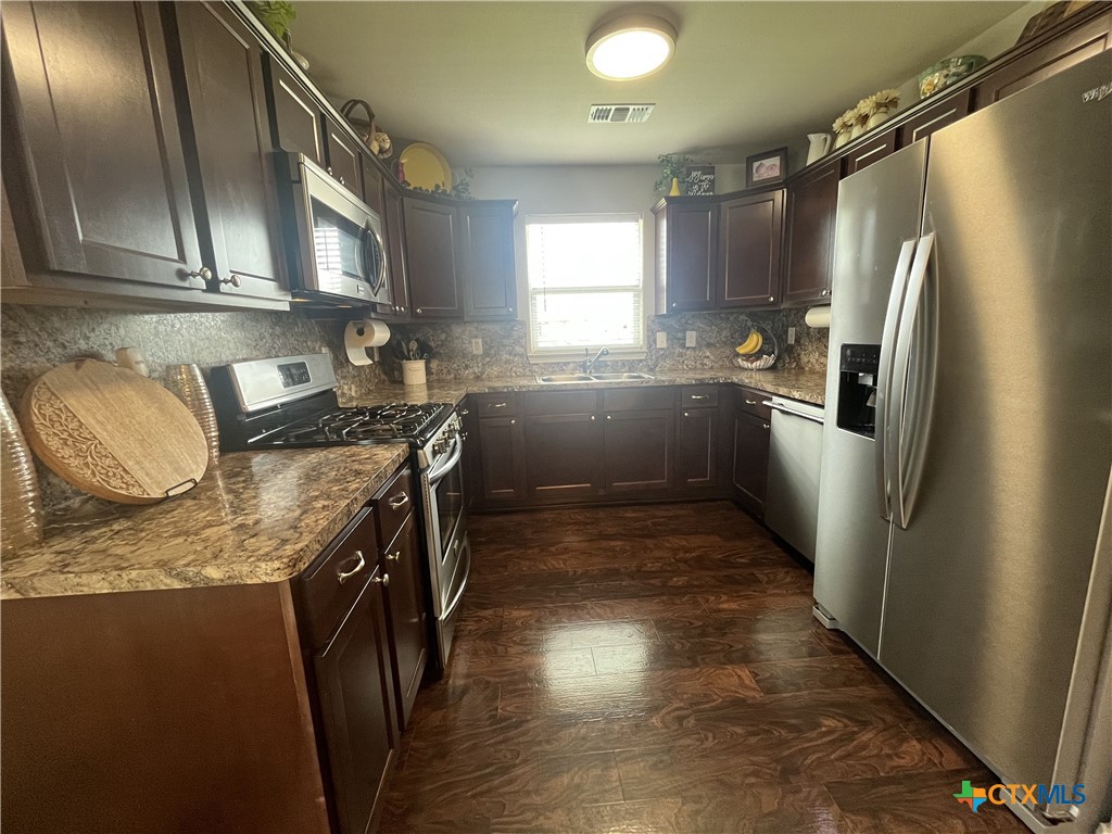 906 2nd Street Property Photo 14