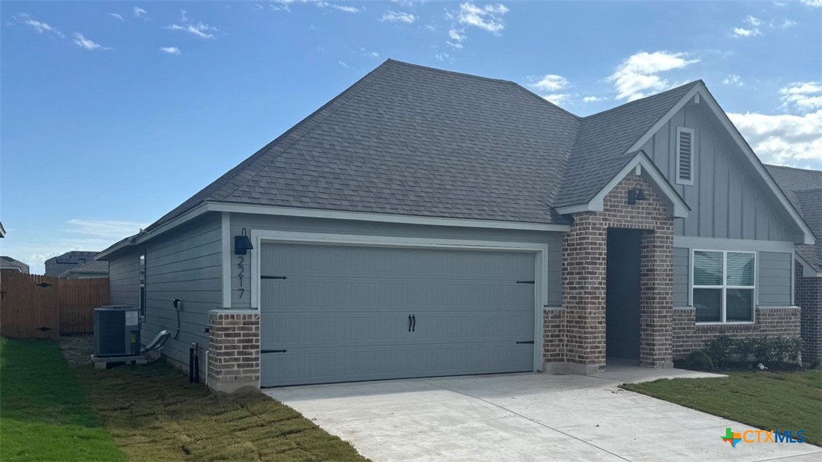 2217 Oregano Court Property Photo 4