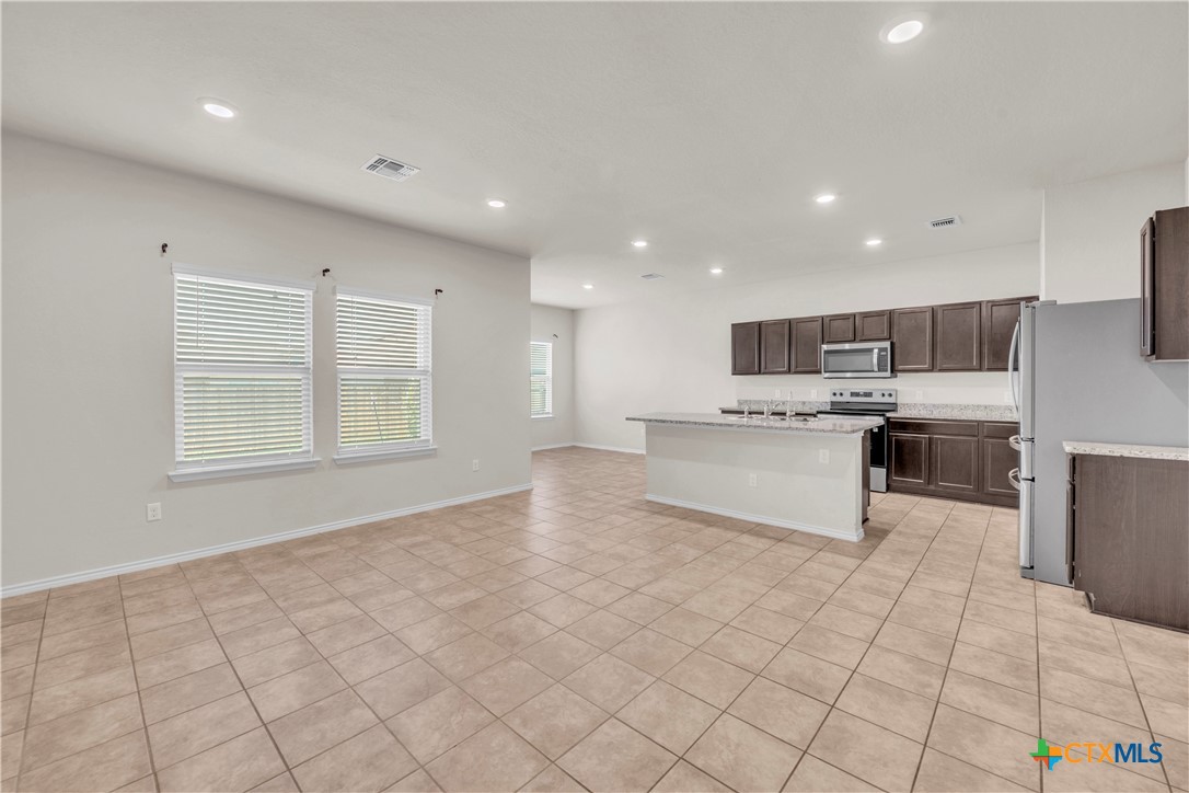 6106 Amelia Earhart Boulevard Property Photo 3