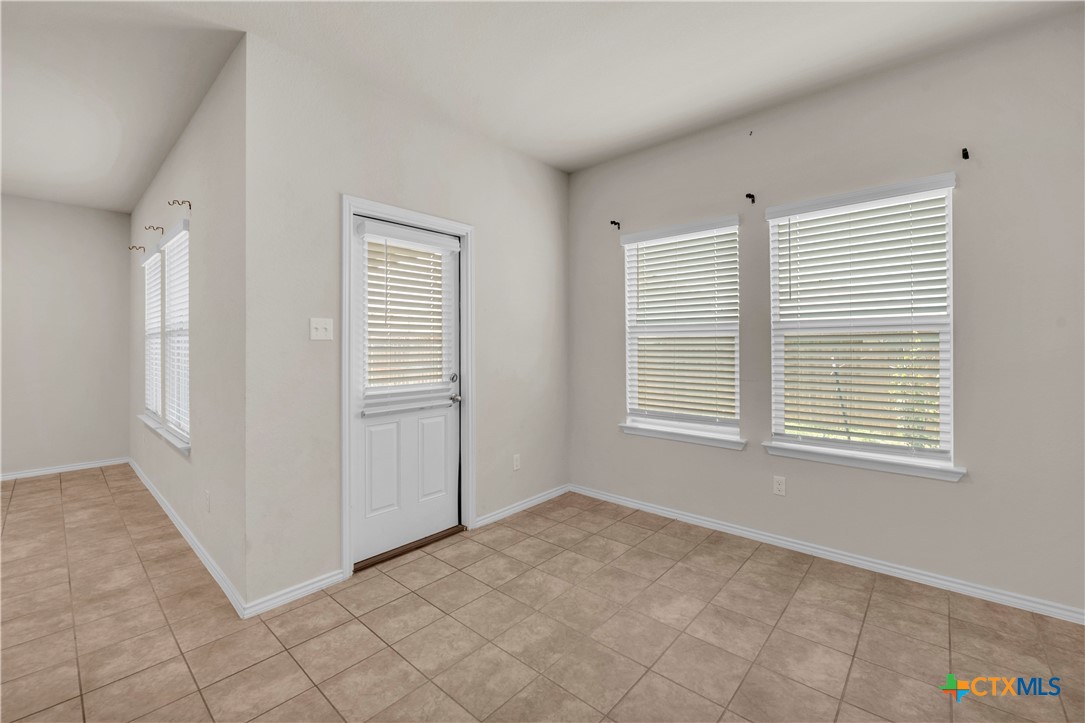 6106 Amelia Earhart Boulevard Property Photo 5