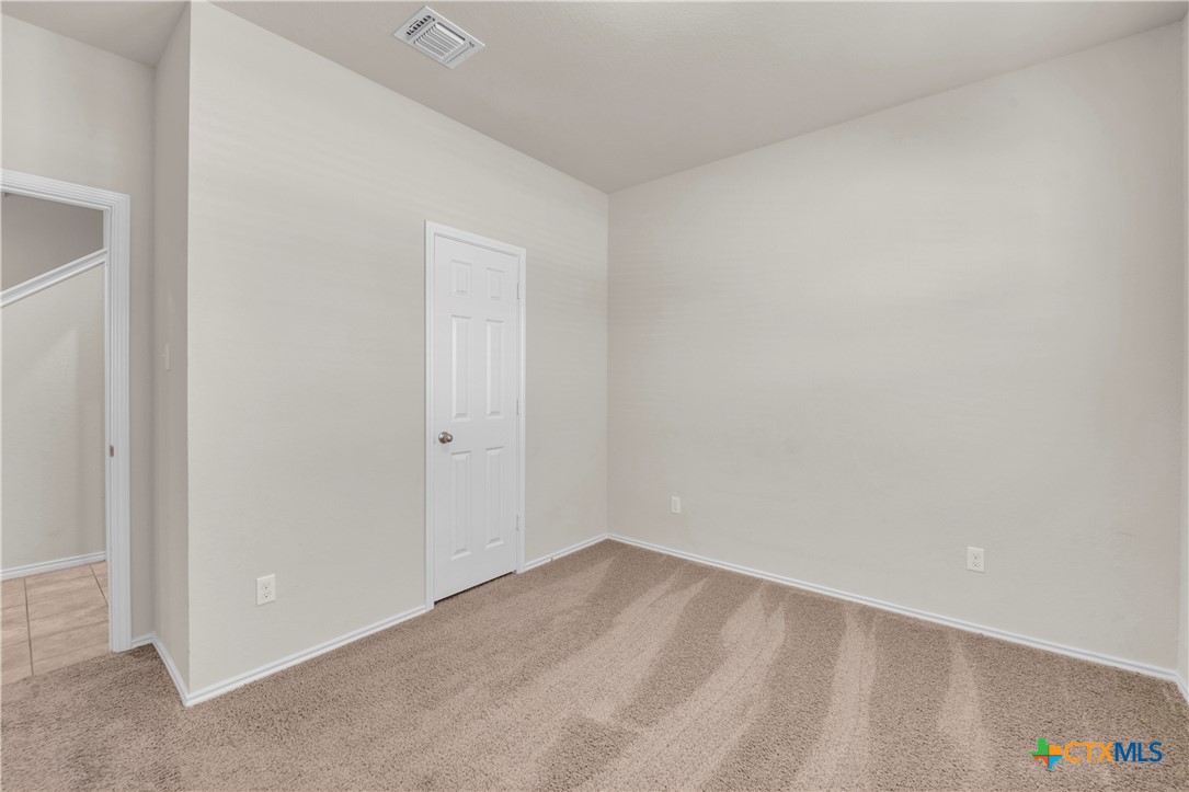 6106 Amelia Earhart Boulevard Property Photo 7