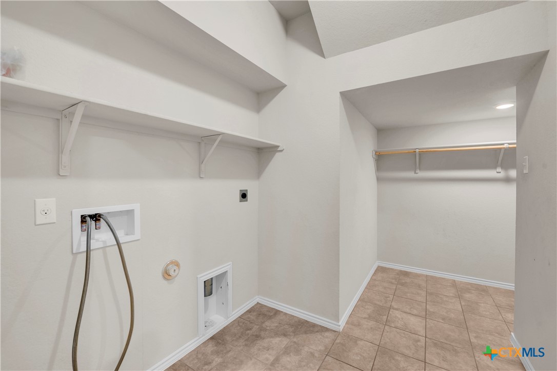 6106 Amelia Earhart Boulevard Property Photo 9