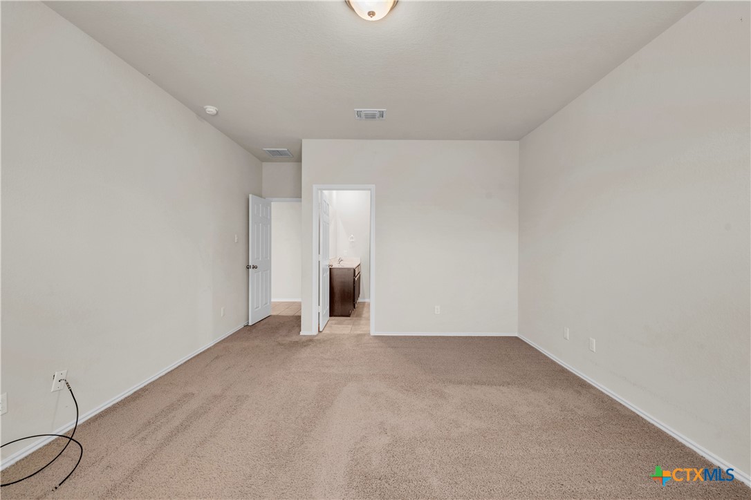 6106 Amelia Earhart Boulevard Property Photo 11