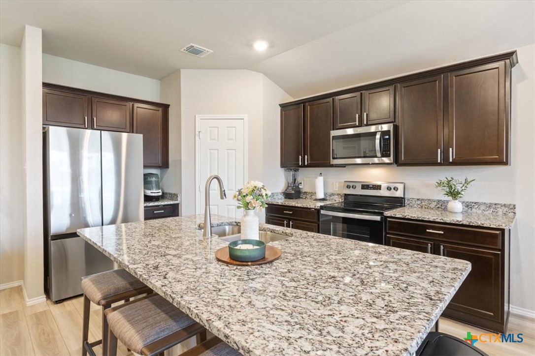 8812 Cantera Ridge Road Property Photo 11