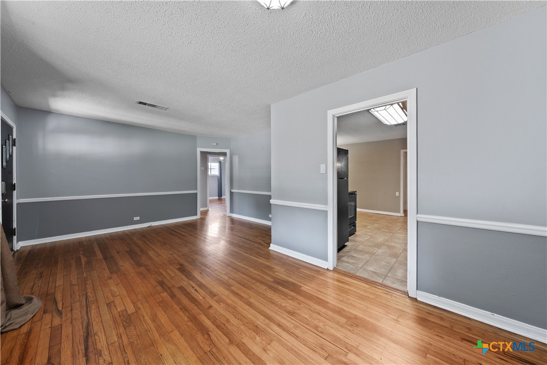 1404 N Beal Street Property Photo 6