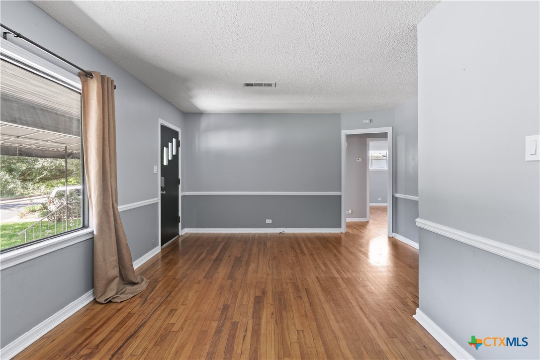 1404 N Beal Street Property Photo 7