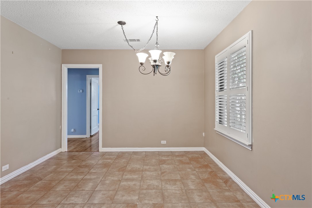 1404 N Beal Street Property Photo 14