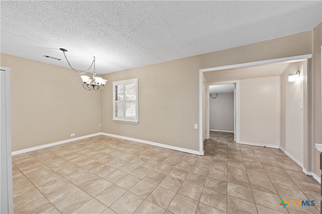 1404 N Beal Street Property Photo 15