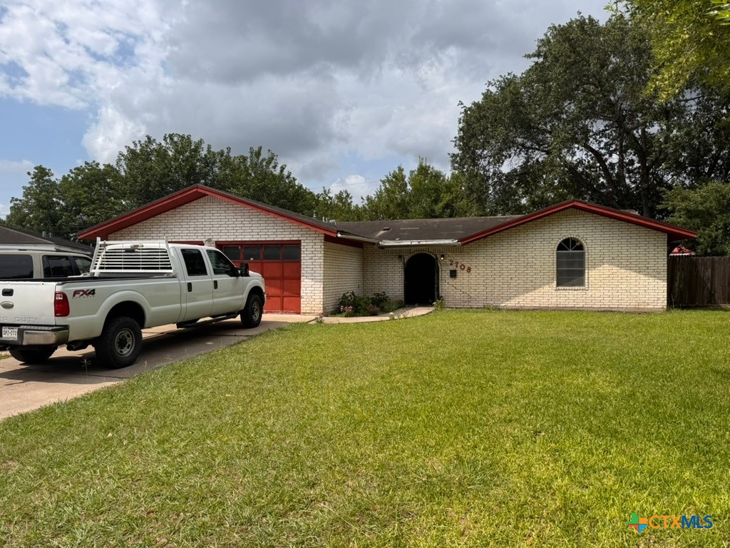 2708 E Poplar Avenue Property Photo 1