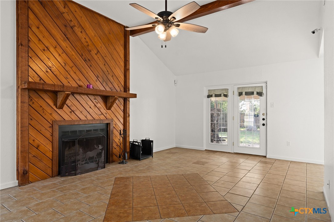 1610 Fox Trail Property Photo 3