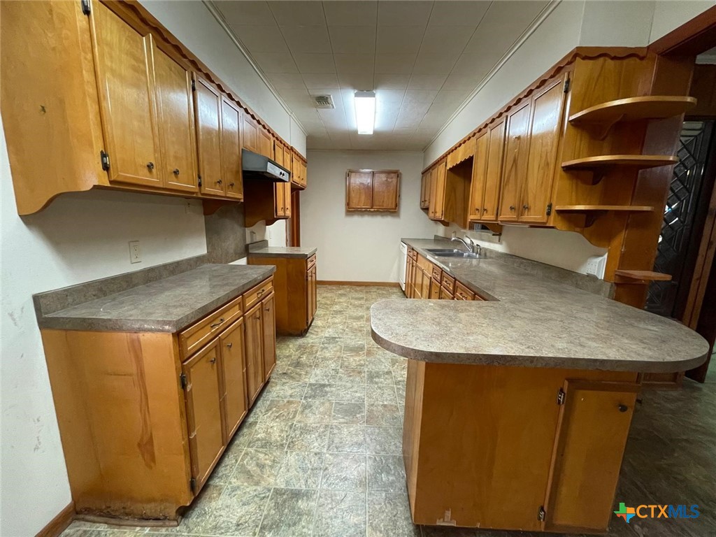 220 Davis Avenue Property Photo 5