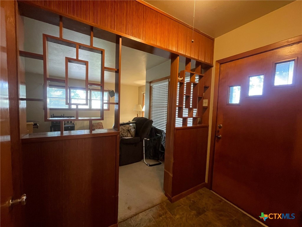 220 Davis Avenue Property Photo 7