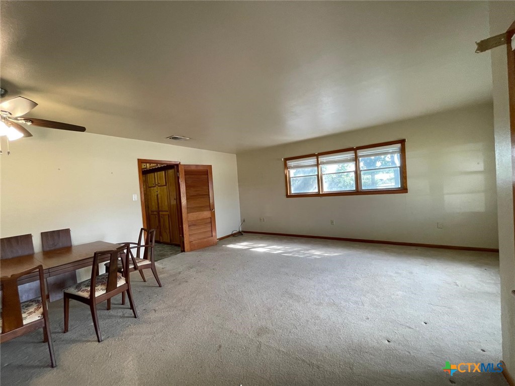 220 Davis Avenue Property Photo 10