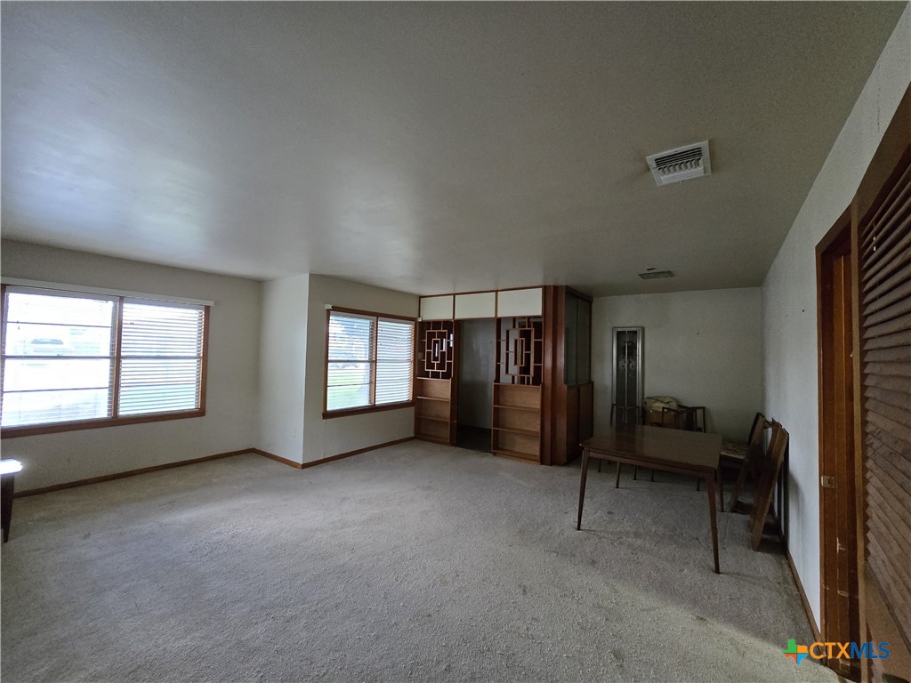 220 Davis Avenue Property Photo 11