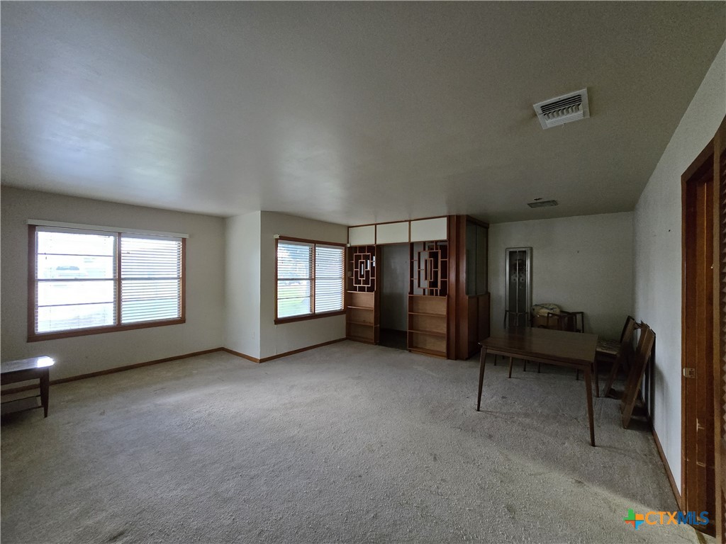 220 Davis Avenue Property Photo 12