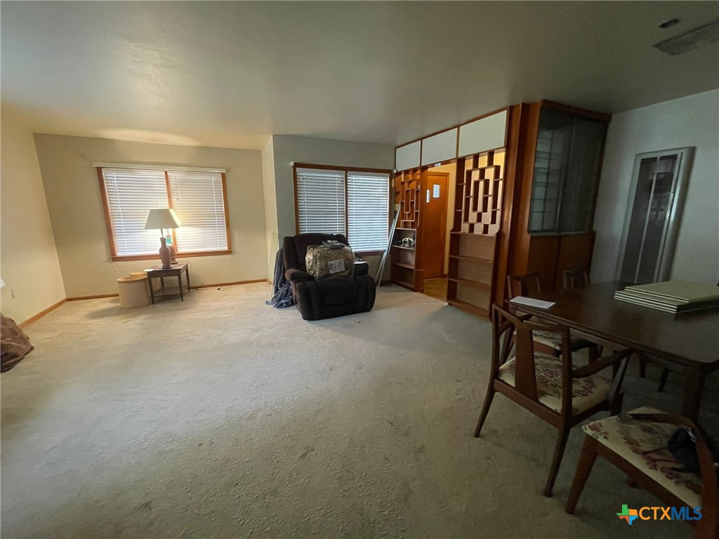 220 Davis Avenue Property Photo 13