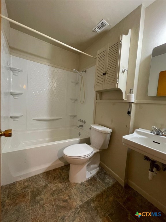 220 Davis Avenue Property Photo 16