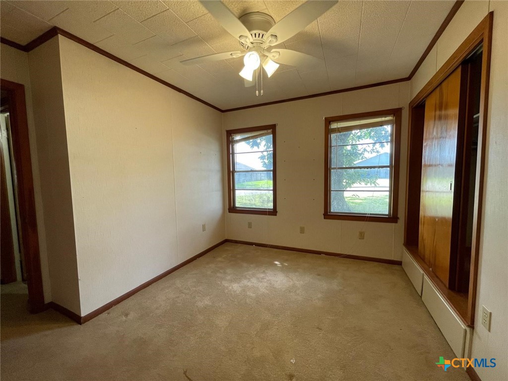 220 Davis Avenue Property Photo 17
