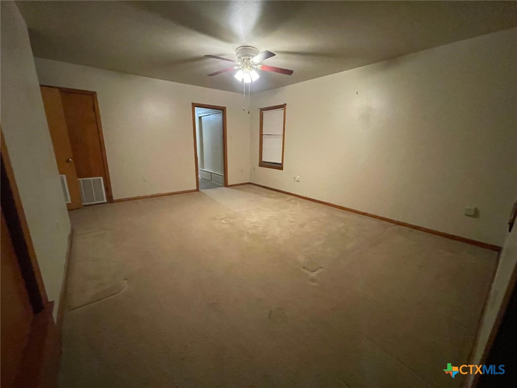 220 Davis Avenue Property Photo 20