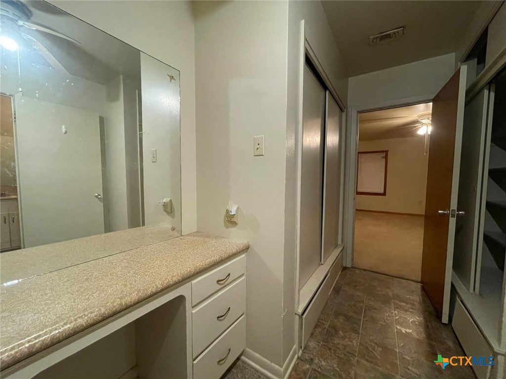 220 Davis Avenue Property Photo 24