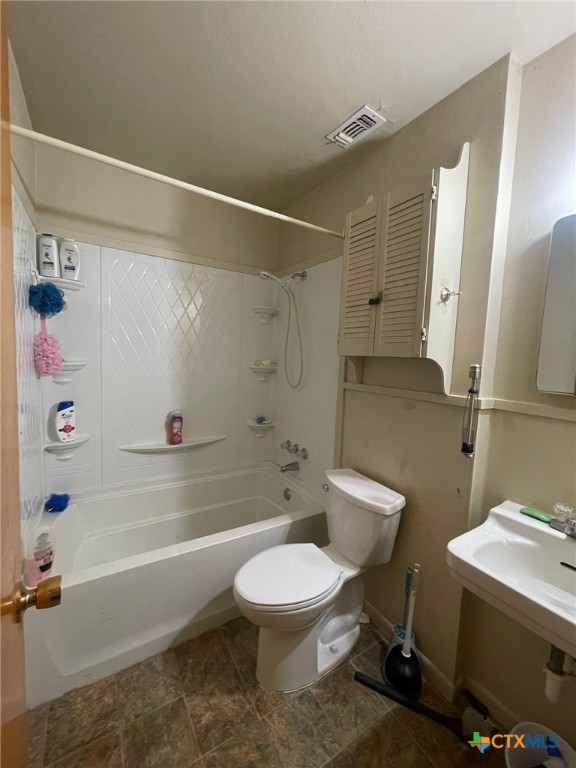 220 Davis Avenue Property Photo 29