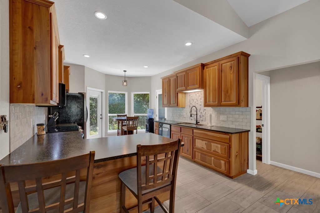 3055 Lakeview Drive Property Photo 12