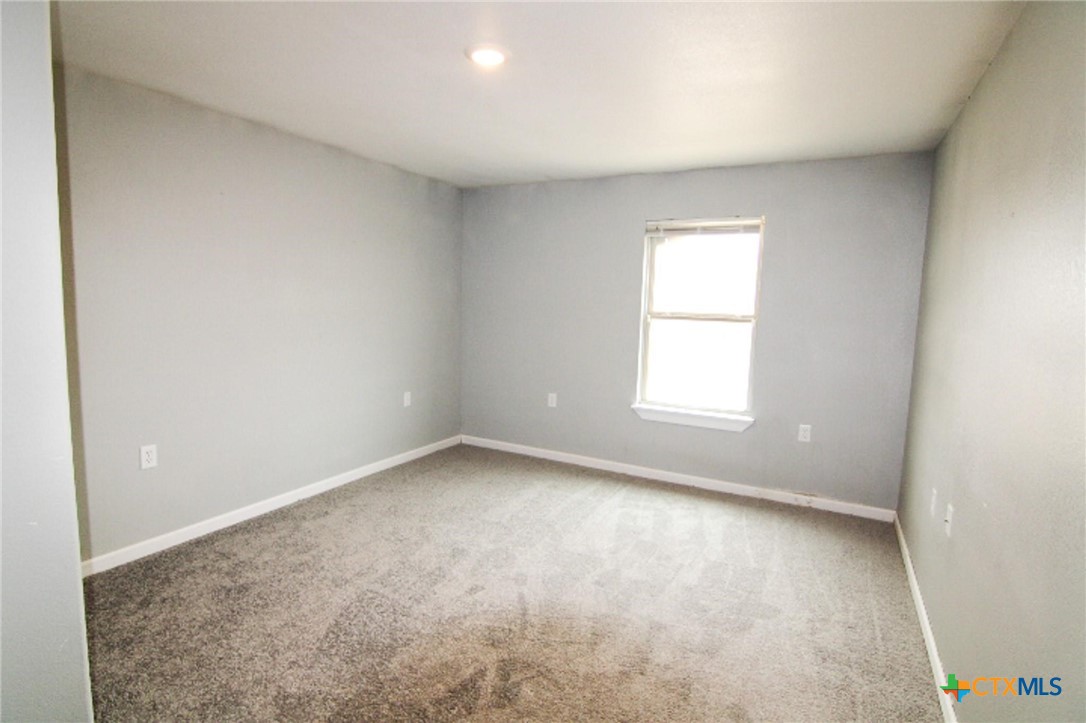 1027 County Road 274 Property Photo 2