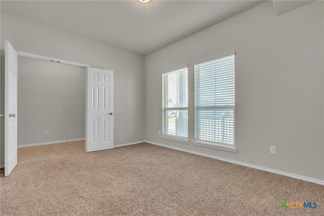 224 Bainbridge Drive Property Photo 5