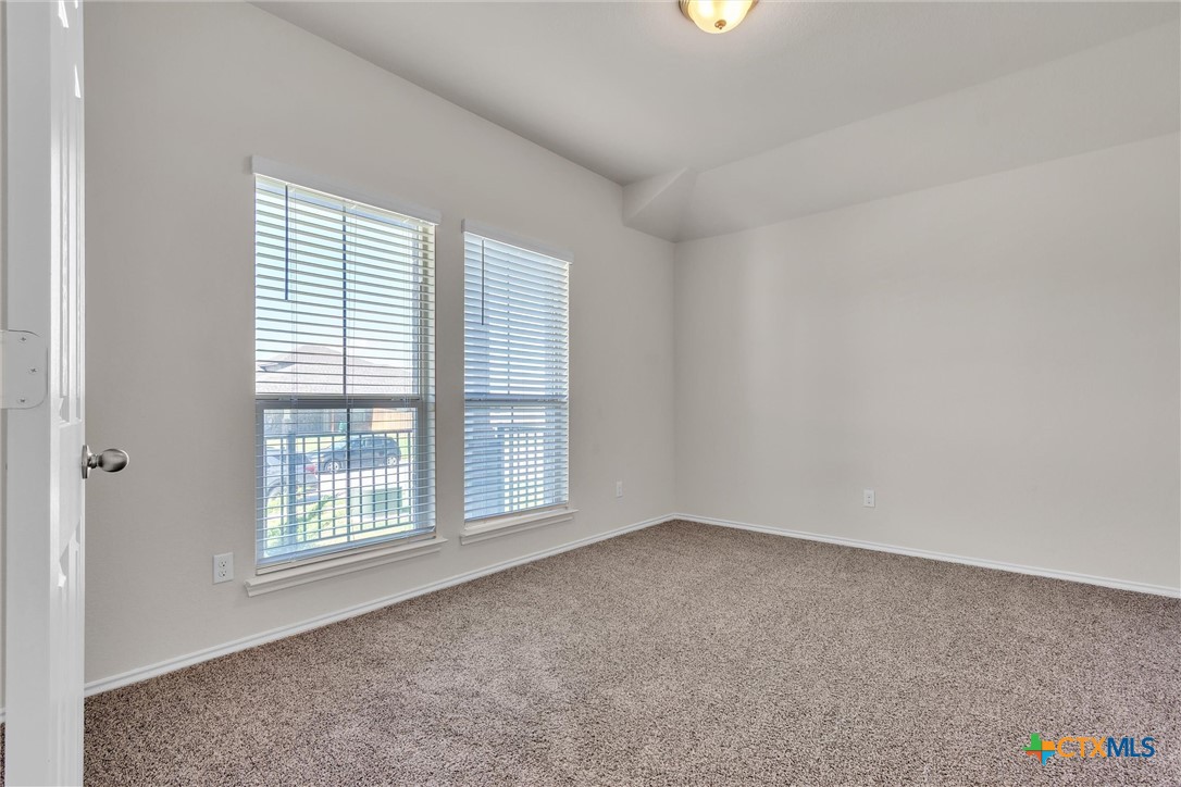 224 Bainbridge Drive Property Photo 6