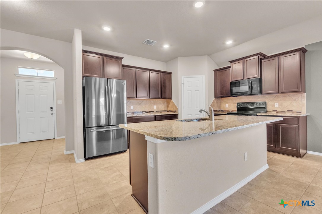 224 Bainbridge Drive Property Photo 8