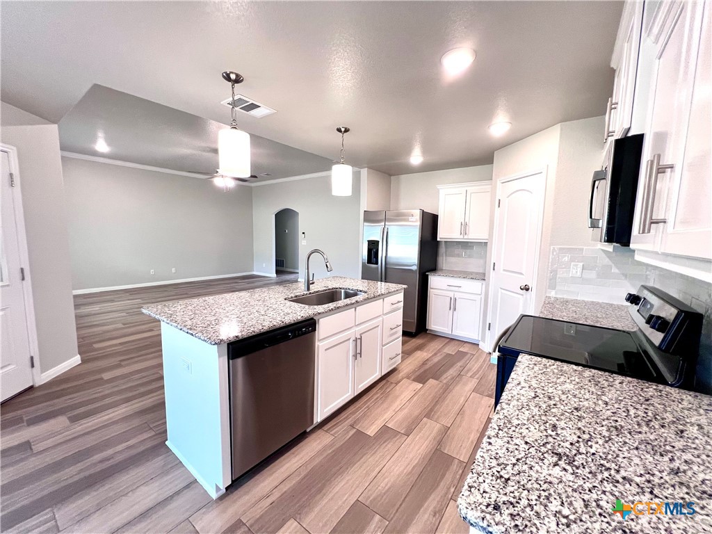 8302 Ridge Crest Drive Property Photo 6