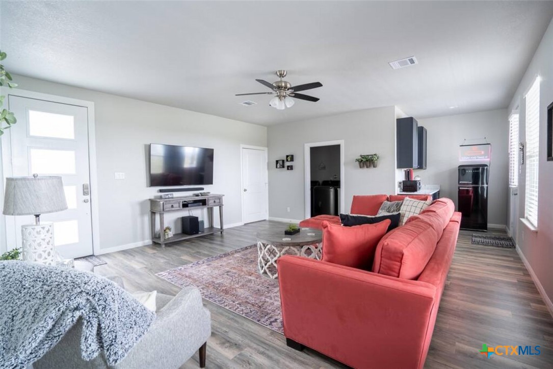 239 Damar Cove Property Photo 6