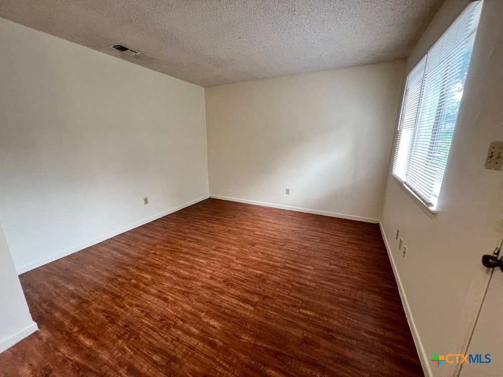 511 W Hutchison Street A Property Photo 2