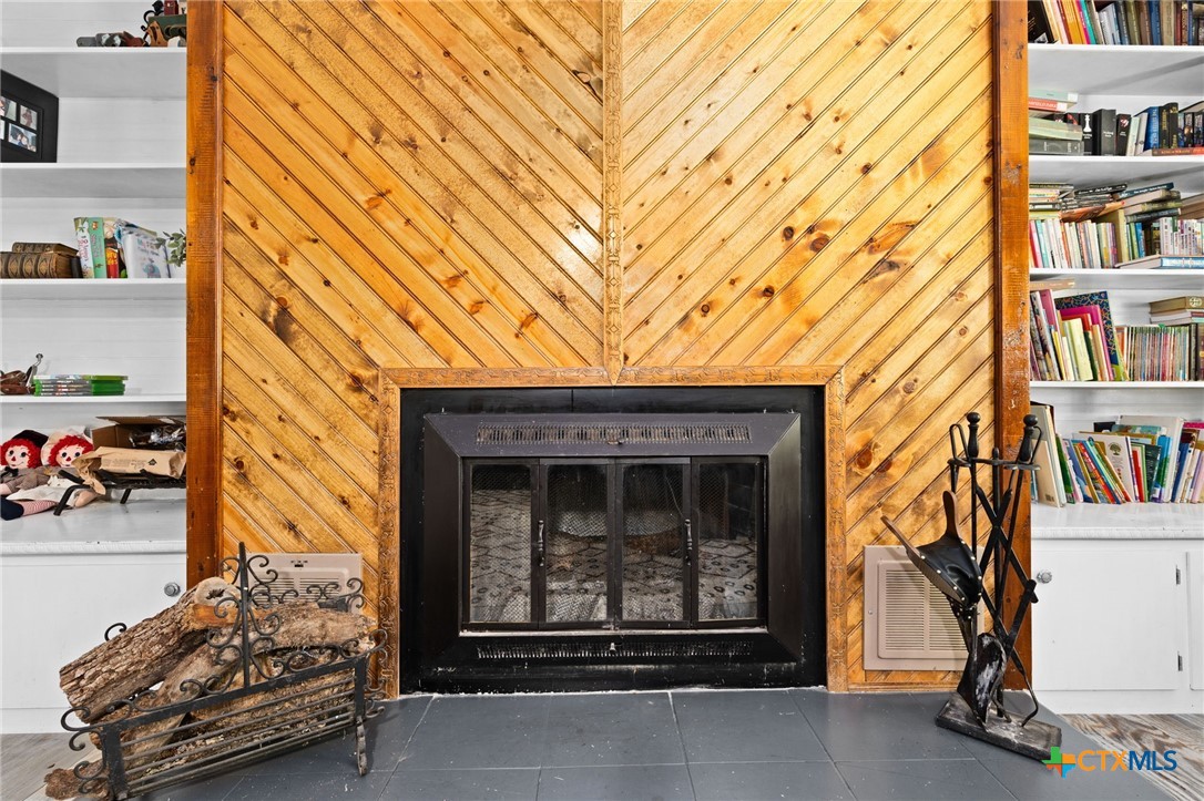 279 County Road 4766 Property Photo 9