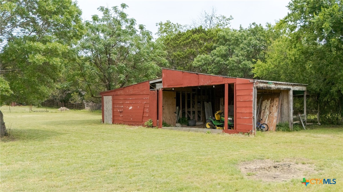 279 County Road 4766 Property Photo 40