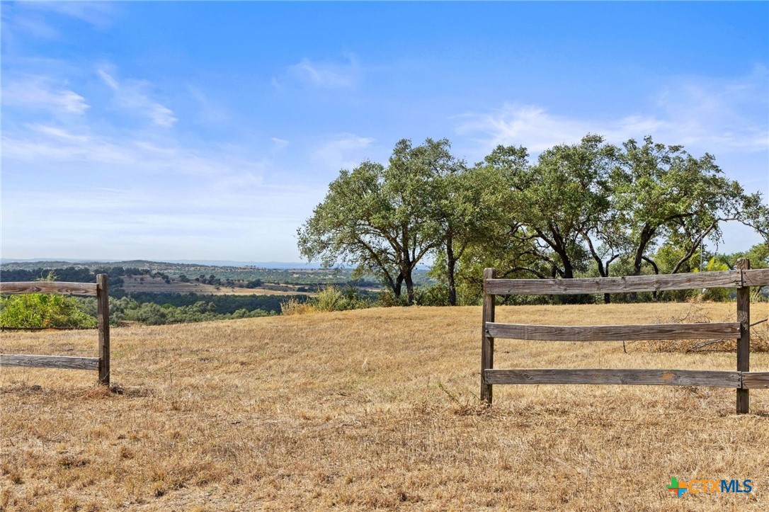 18700 Moreh Peak Pass Property Photo 5
