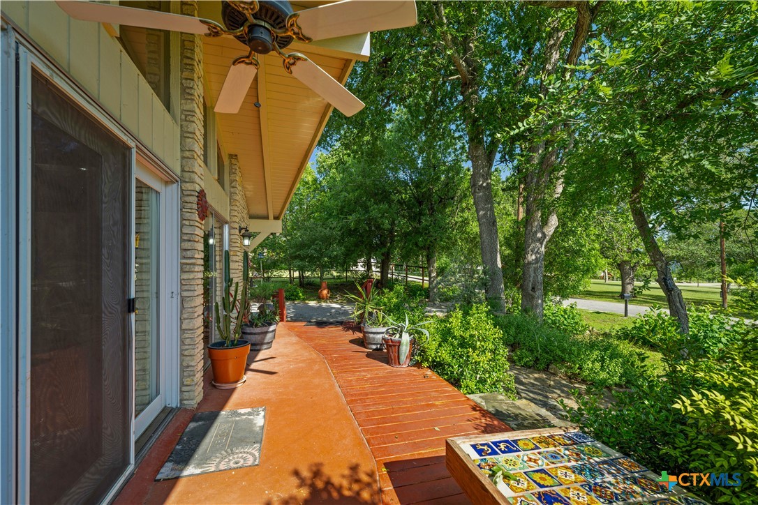 711 Chestnut Falls Property Photo 6