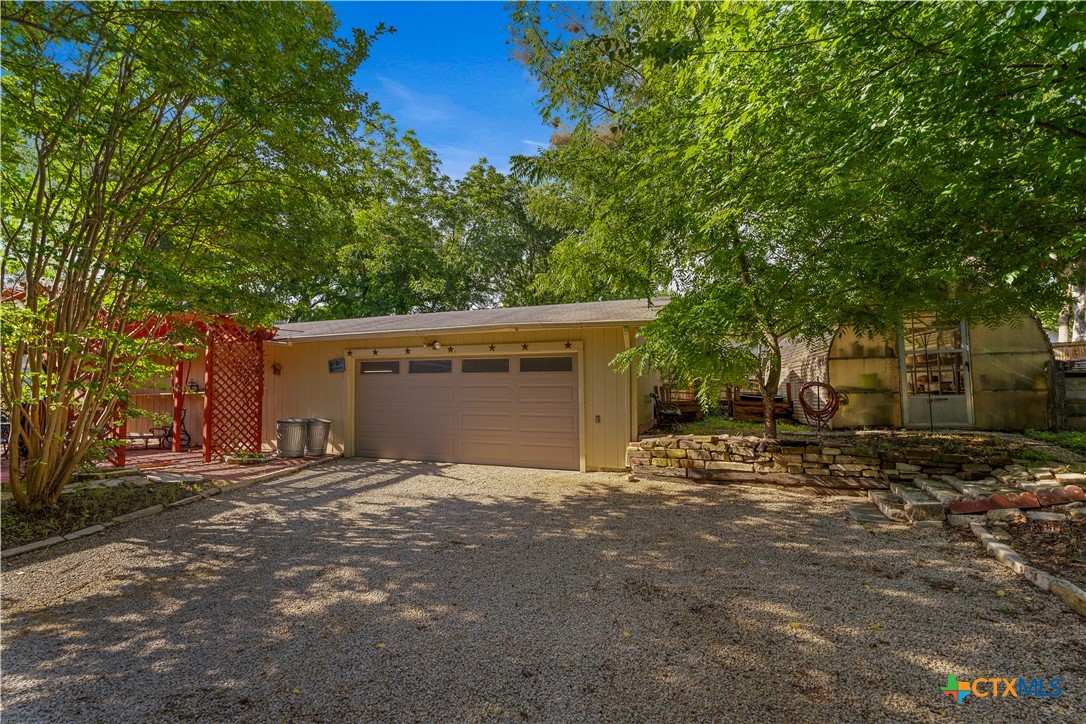 711 Chestnut Falls Property Photo 26