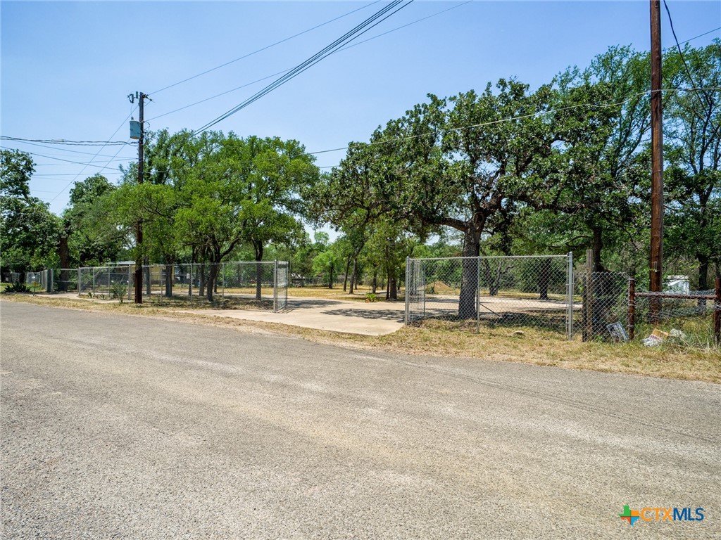 2805 Kingdom Drive Property Photo 2