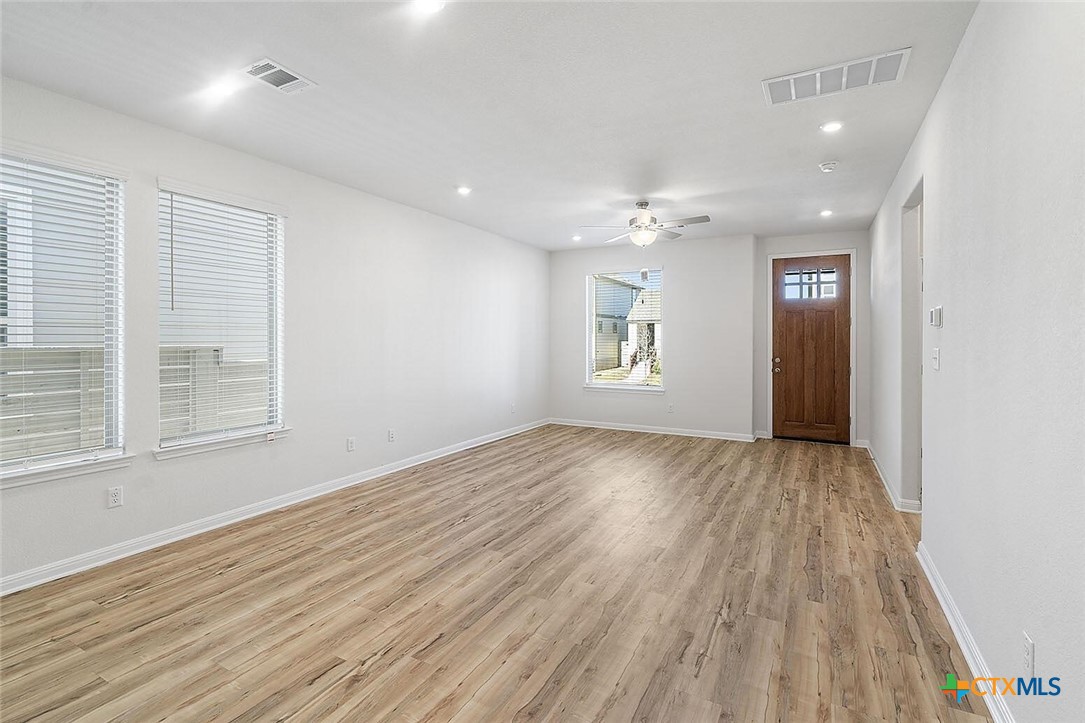 633 Salamander Street Property Photo 11