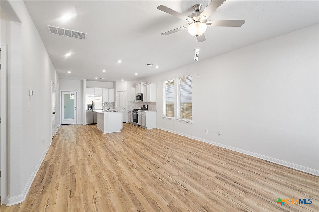 633 Salamander Street Property Photo 15