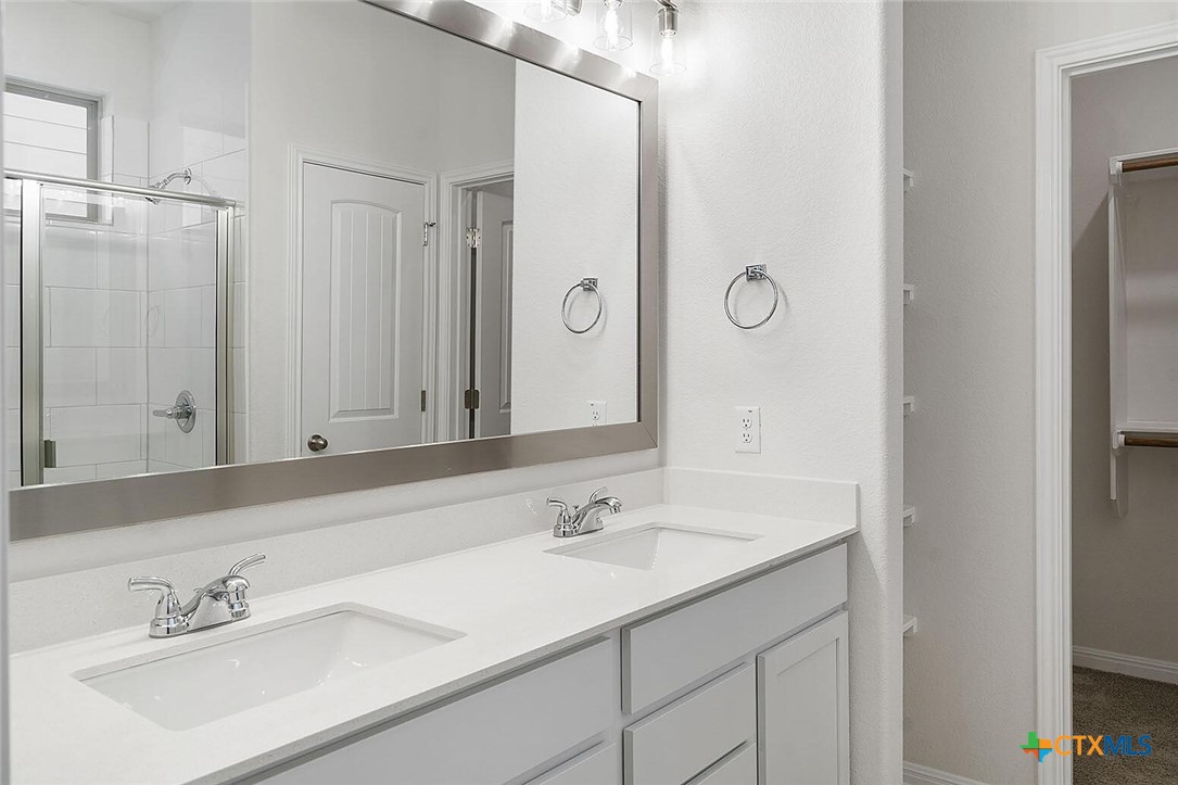 633 Salamander Street Property Photo 17