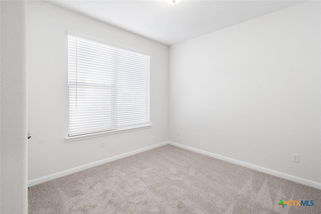 633 Salamander Street Property Photo 22