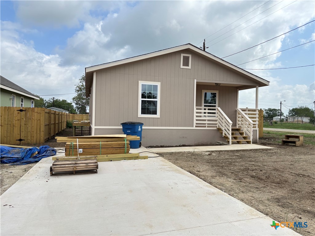 710 E 5th Street Property Photo 17