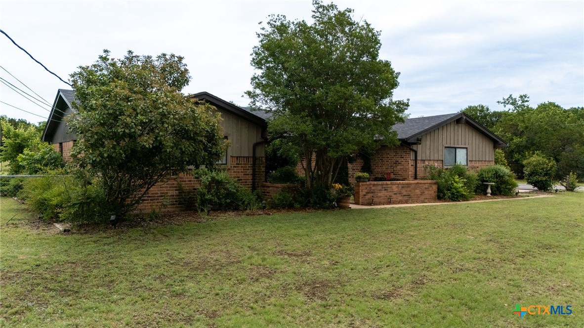 583 County Road 4744 Property Photo 1