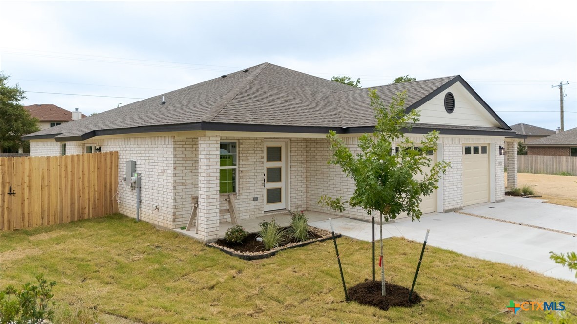 5224 Rose Garden Loop Property Photo 1