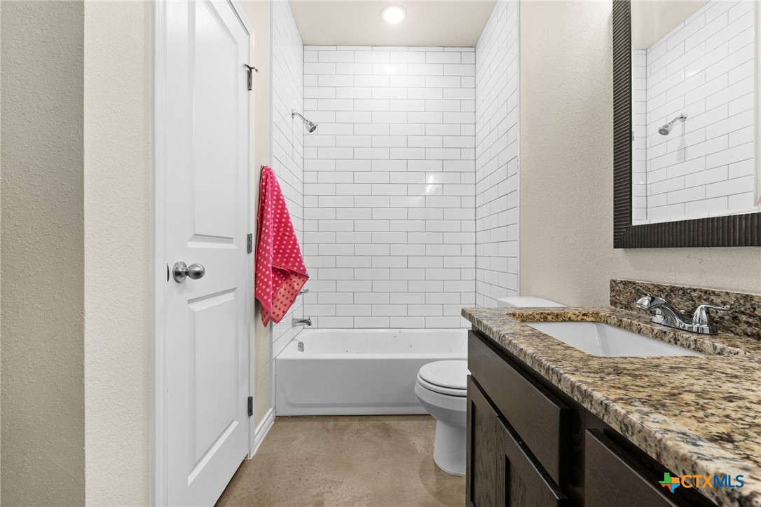 414 W Avenue C Property Photo 15