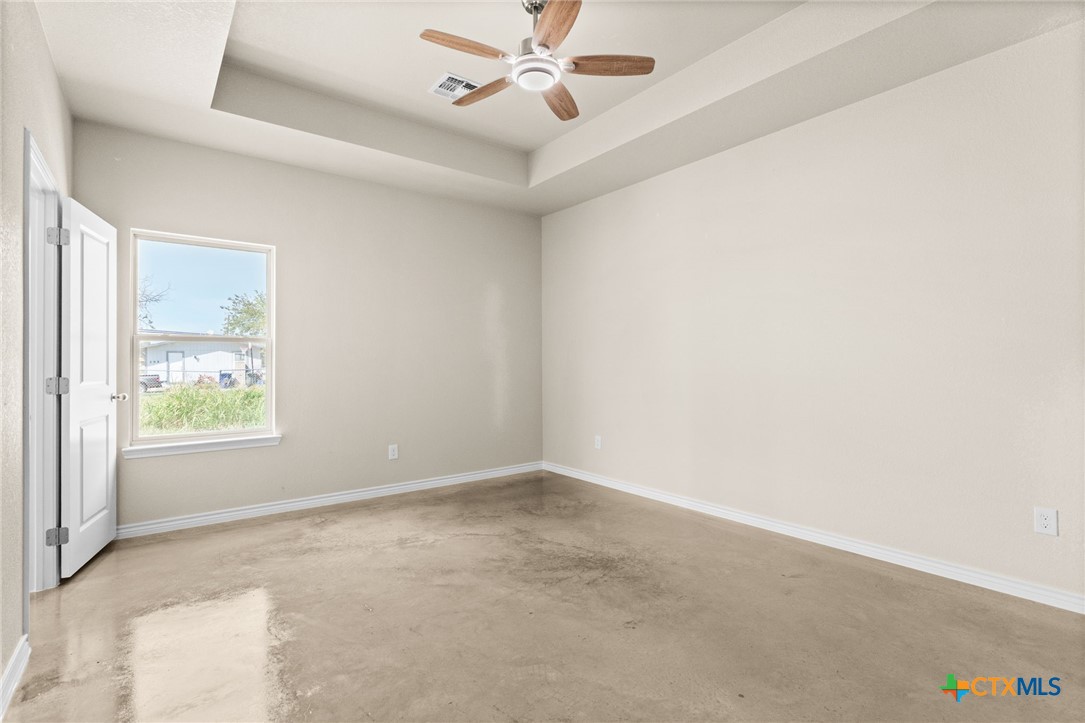414 W Avenue C Property Photo 17